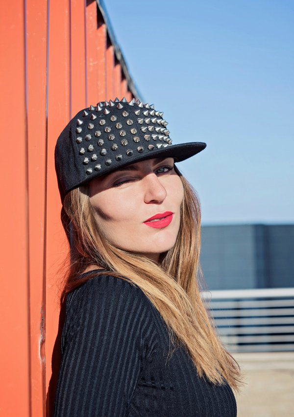 Comment choisir des robes à paillettes pour des soirées festives sans paraître kitsch?