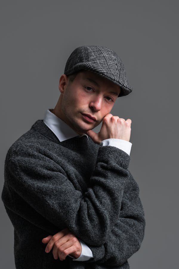 Casquette plate : l'élégance décontractée à portée de main !